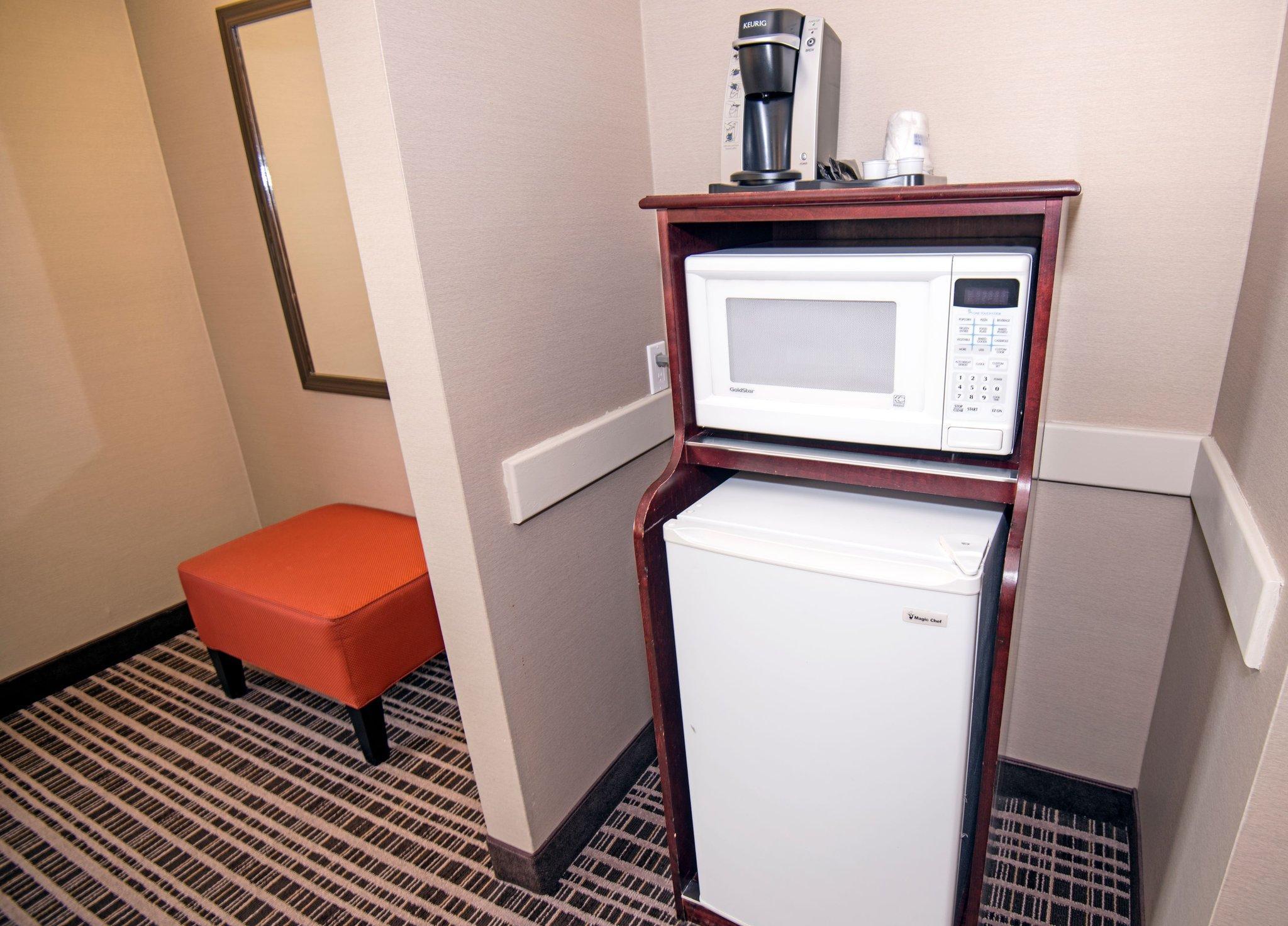 Holiday Inn Express Red Deer By Ihg Extérieur photo