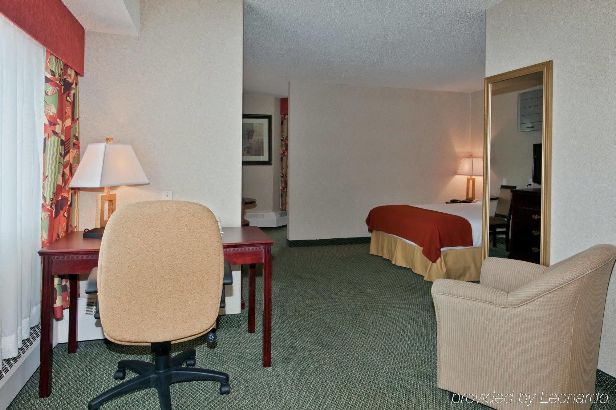 Holiday Inn Express Red Deer By Ihg Chambre photo